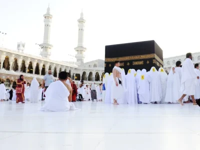 depositphotos_12179882-stock-photo-makkah-kaaba-hajj-muslims